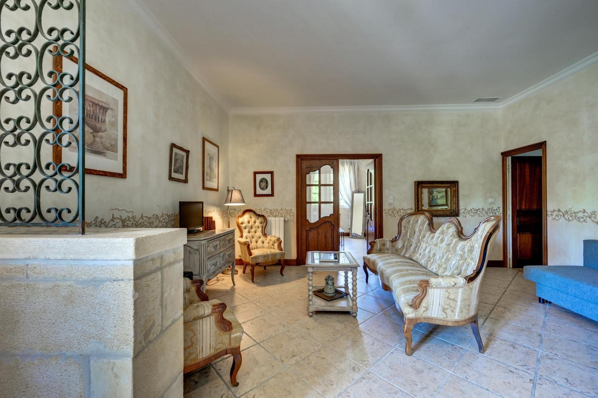 Mas Des Comtes De Provence Hotel Tarascon Kültér fotó