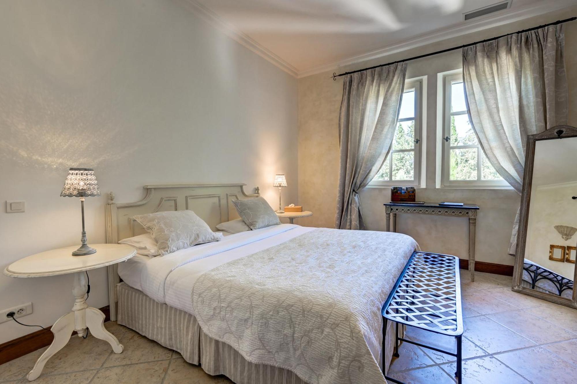 Mas Des Comtes De Provence Hotel Tarascon Kültér fotó