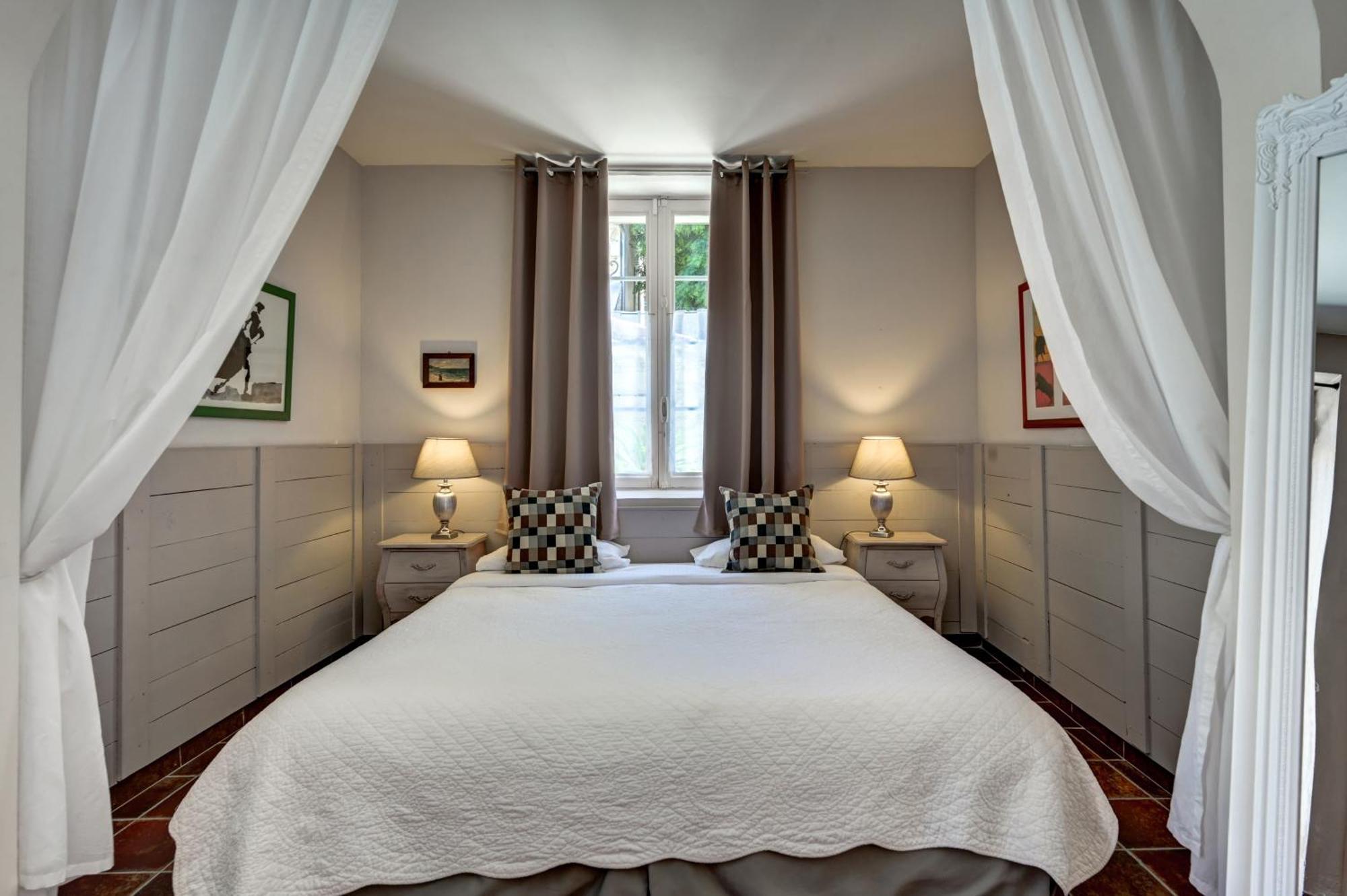 Mas Des Comtes De Provence Hotel Tarascon Kültér fotó