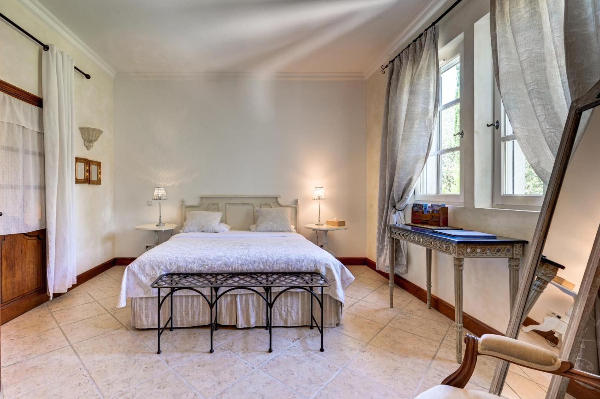 Mas Des Comtes De Provence Hotel Tarascon Kültér fotó