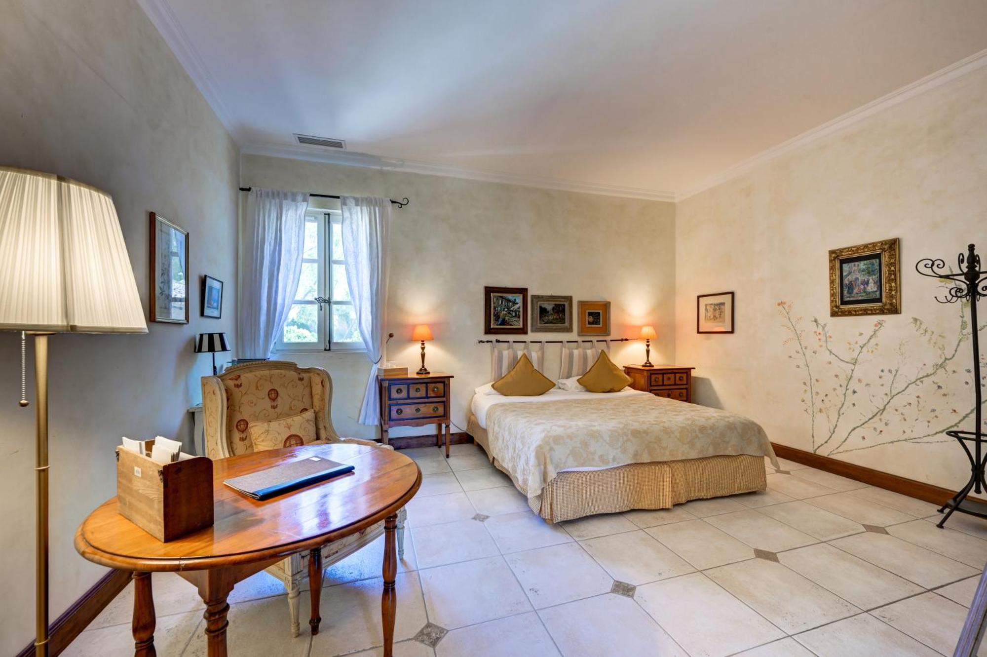 Mas Des Comtes De Provence Hotel Tarascon Kültér fotó