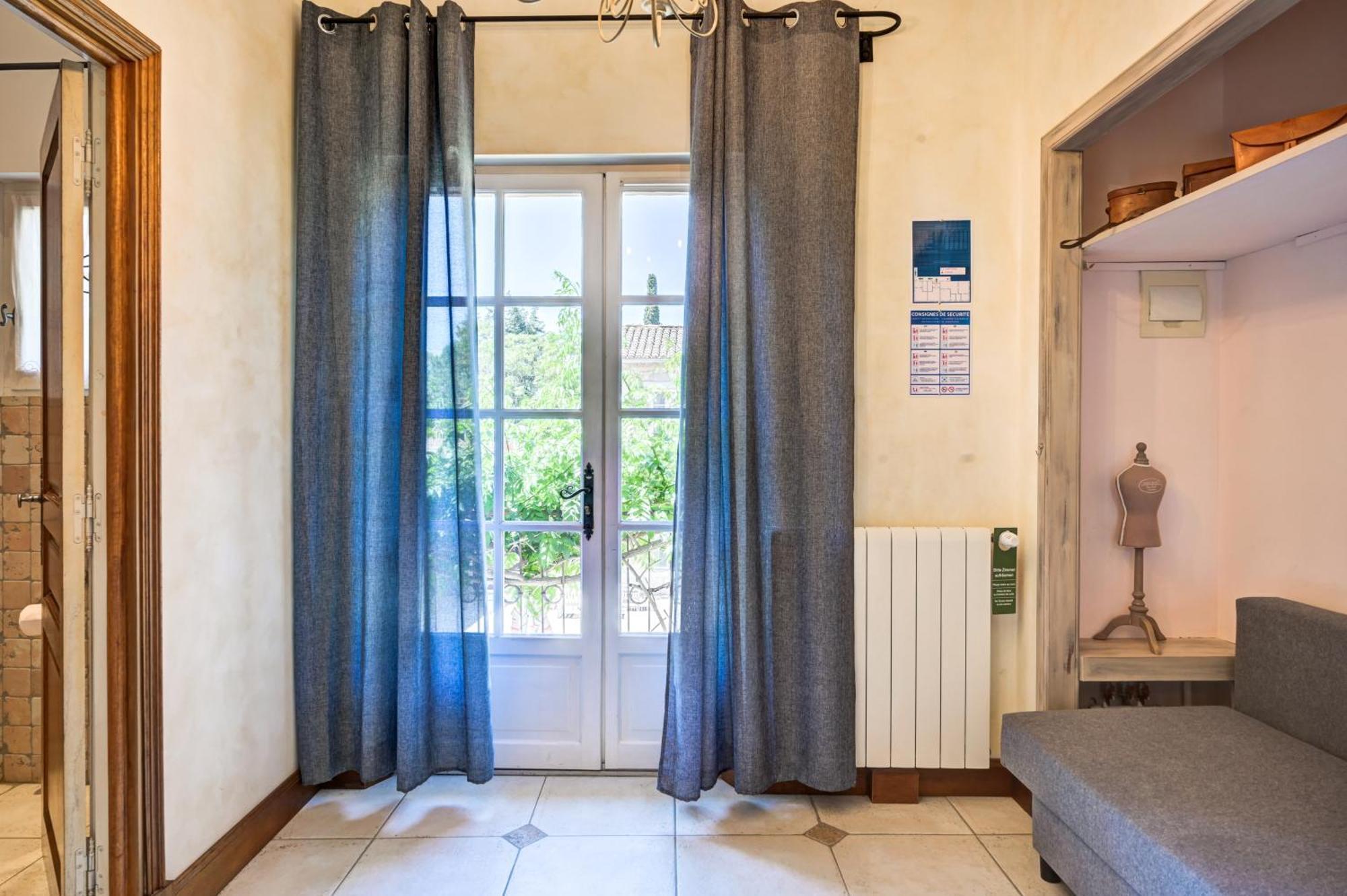 Mas Des Comtes De Provence Hotel Tarascon Kültér fotó